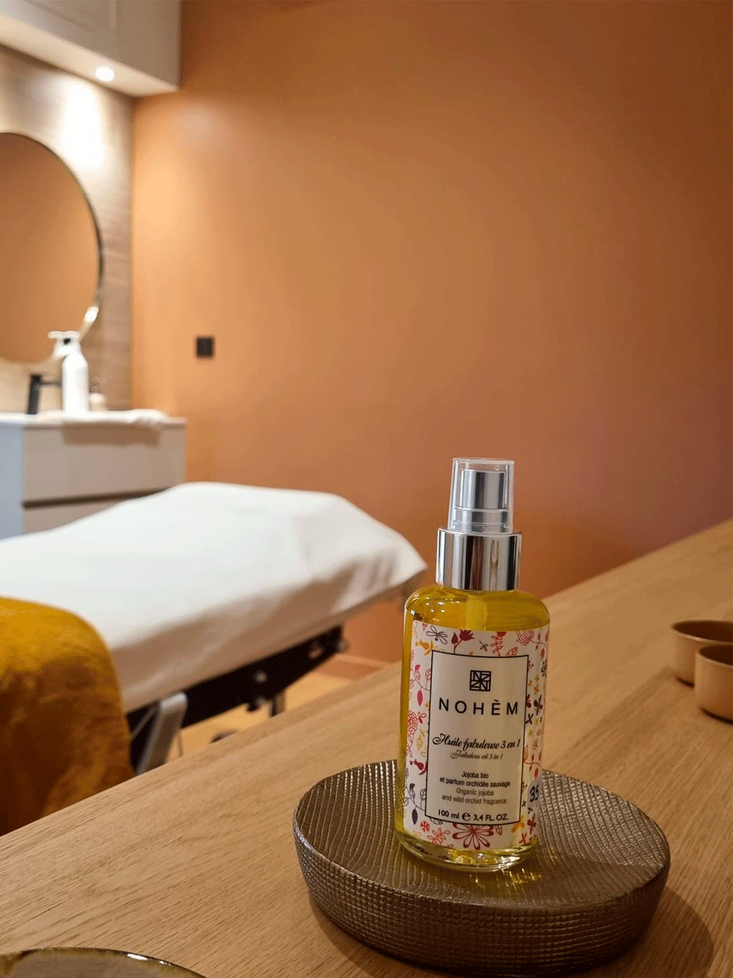 Femme profitant d’un massage relaxant dans l’institut Aline Maison de Beauté, espace bien-être et détente